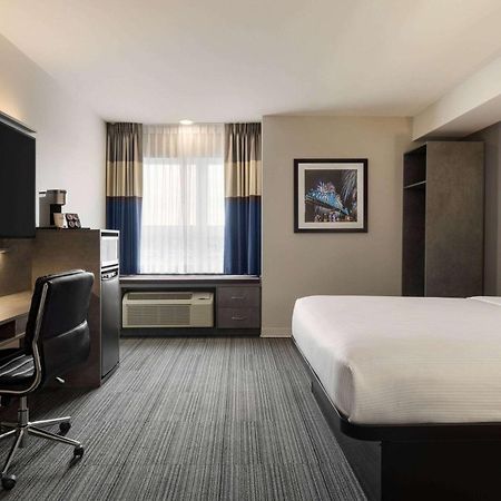 Microtel Inn & Suites By Wyndham Boisbriand Sainte-Thérèse-de-Blainville 外观 照片