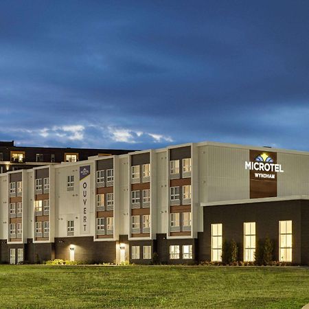 Microtel Inn & Suites By Wyndham Boisbriand Sainte-Thérèse-de-Blainville 外观 照片