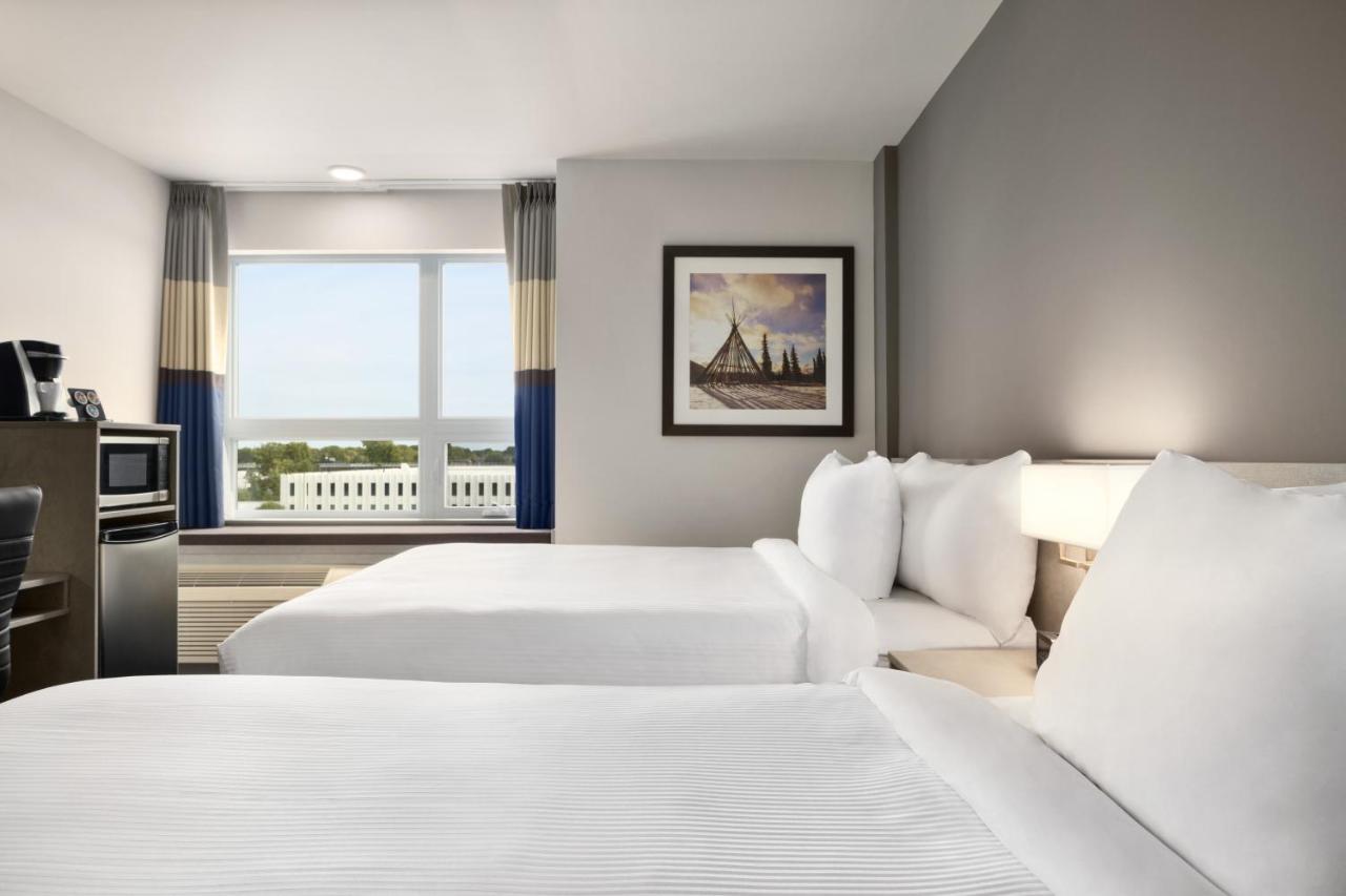 Microtel Inn & Suites By Wyndham Boisbriand Sainte-Thérèse-de-Blainville 外观 照片
