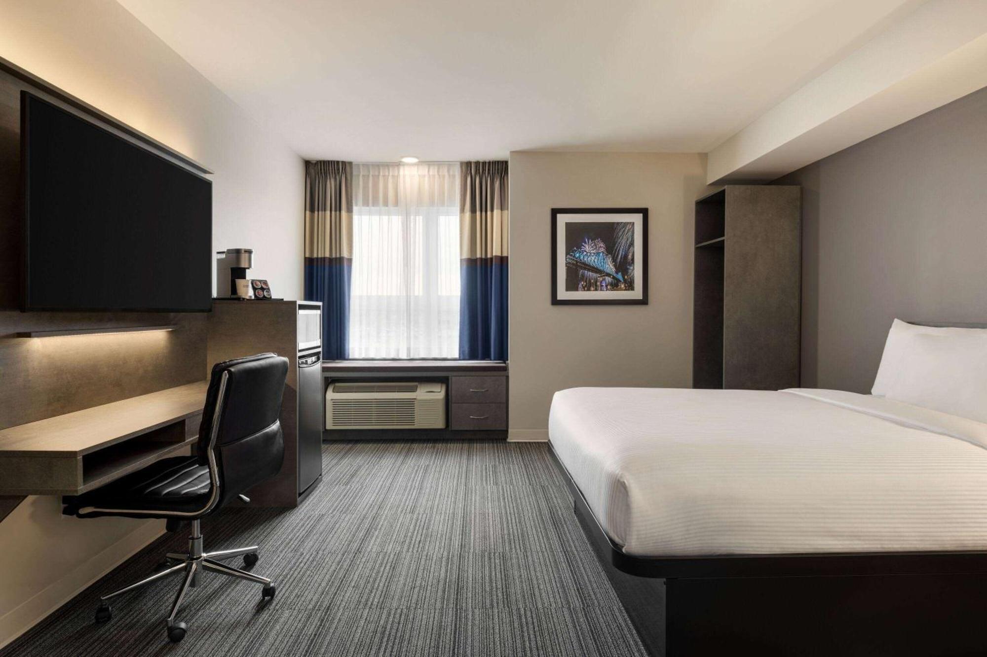 Microtel Inn & Suites By Wyndham Boisbriand Sainte-Thérèse-de-Blainville 外观 照片