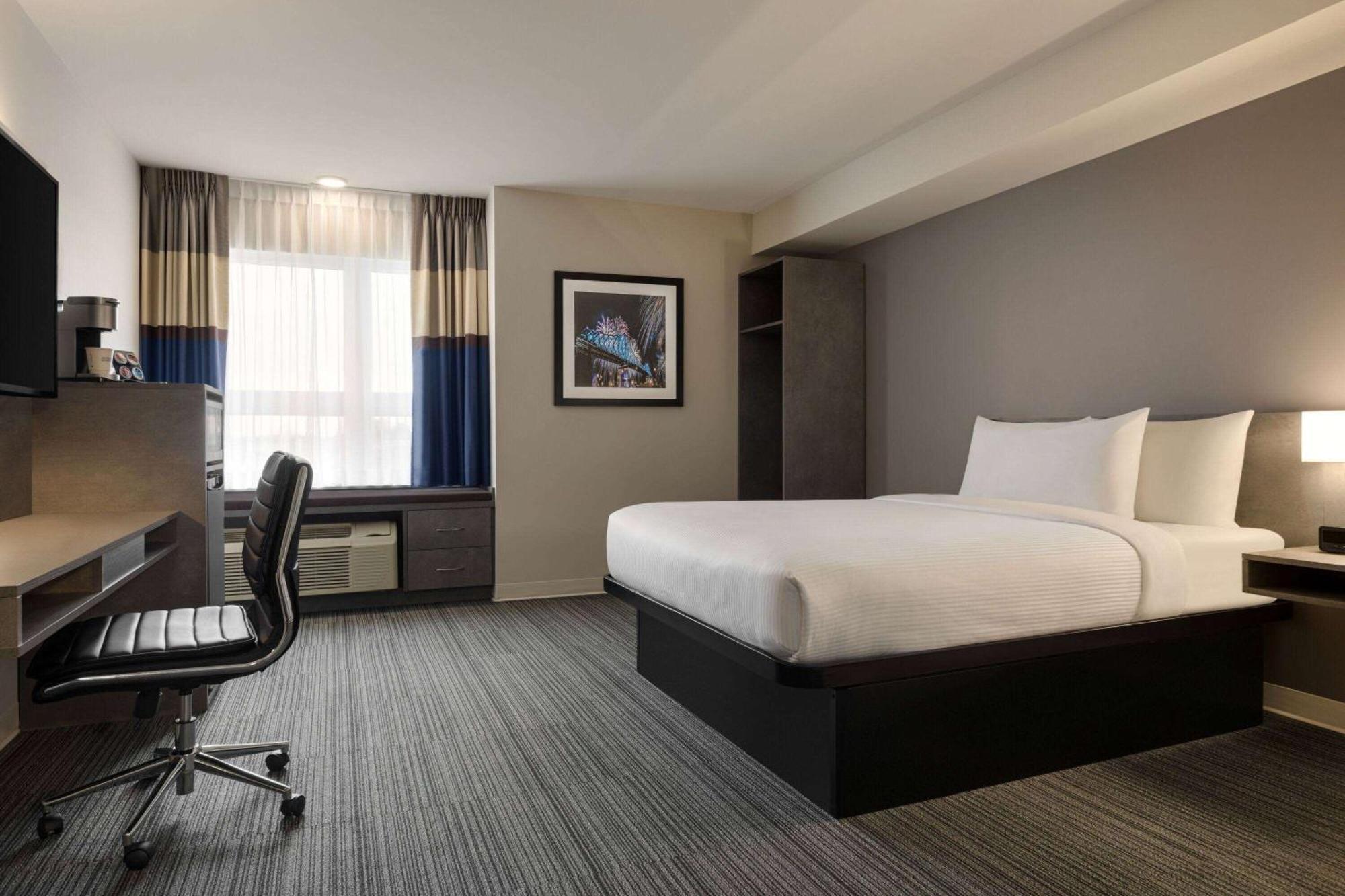 Microtel Inn & Suites By Wyndham Boisbriand Sainte-Thérèse-de-Blainville 外观 照片