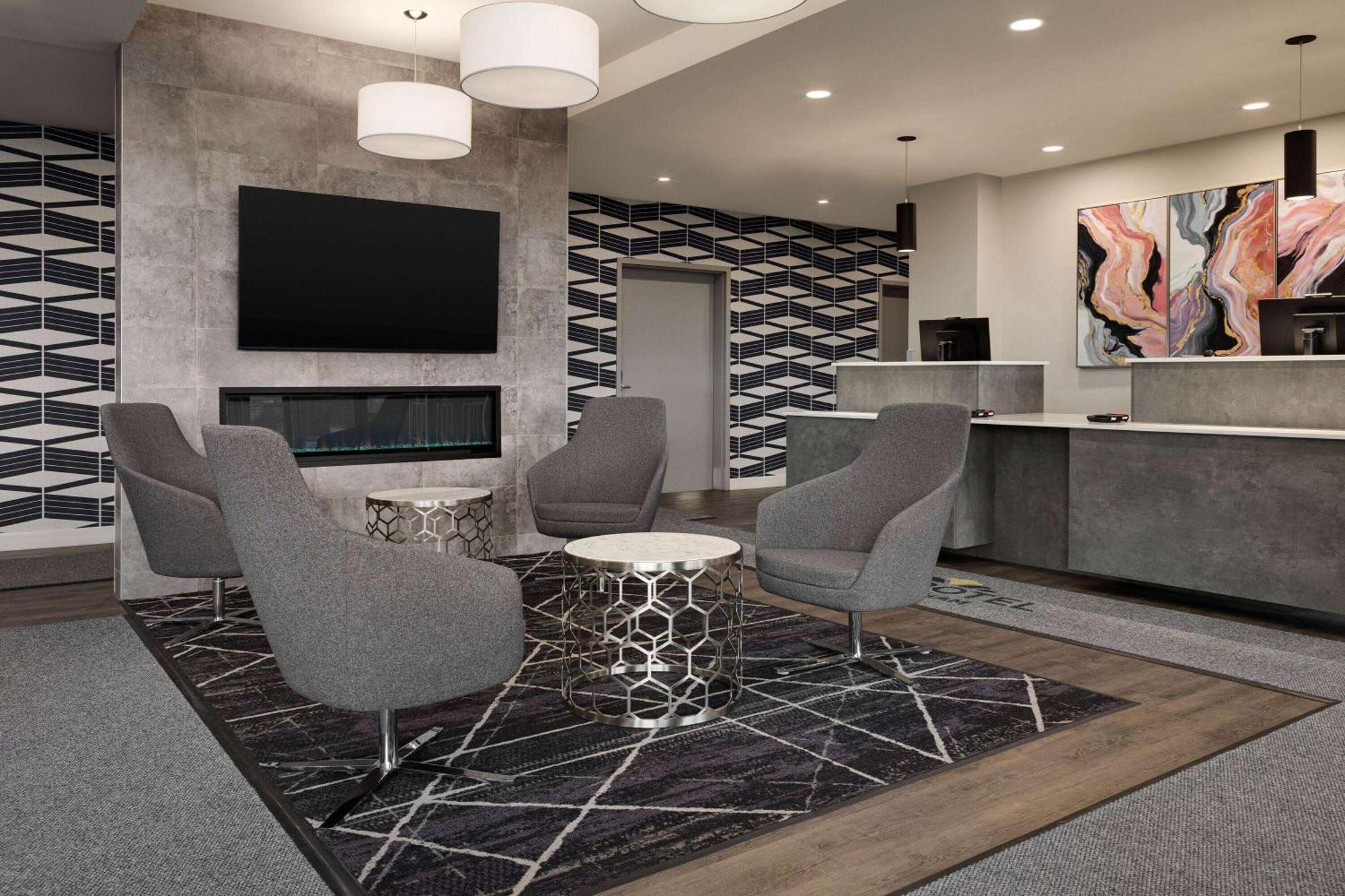 Microtel Inn & Suites By Wyndham Boisbriand Sainte-Thérèse-de-Blainville 外观 照片