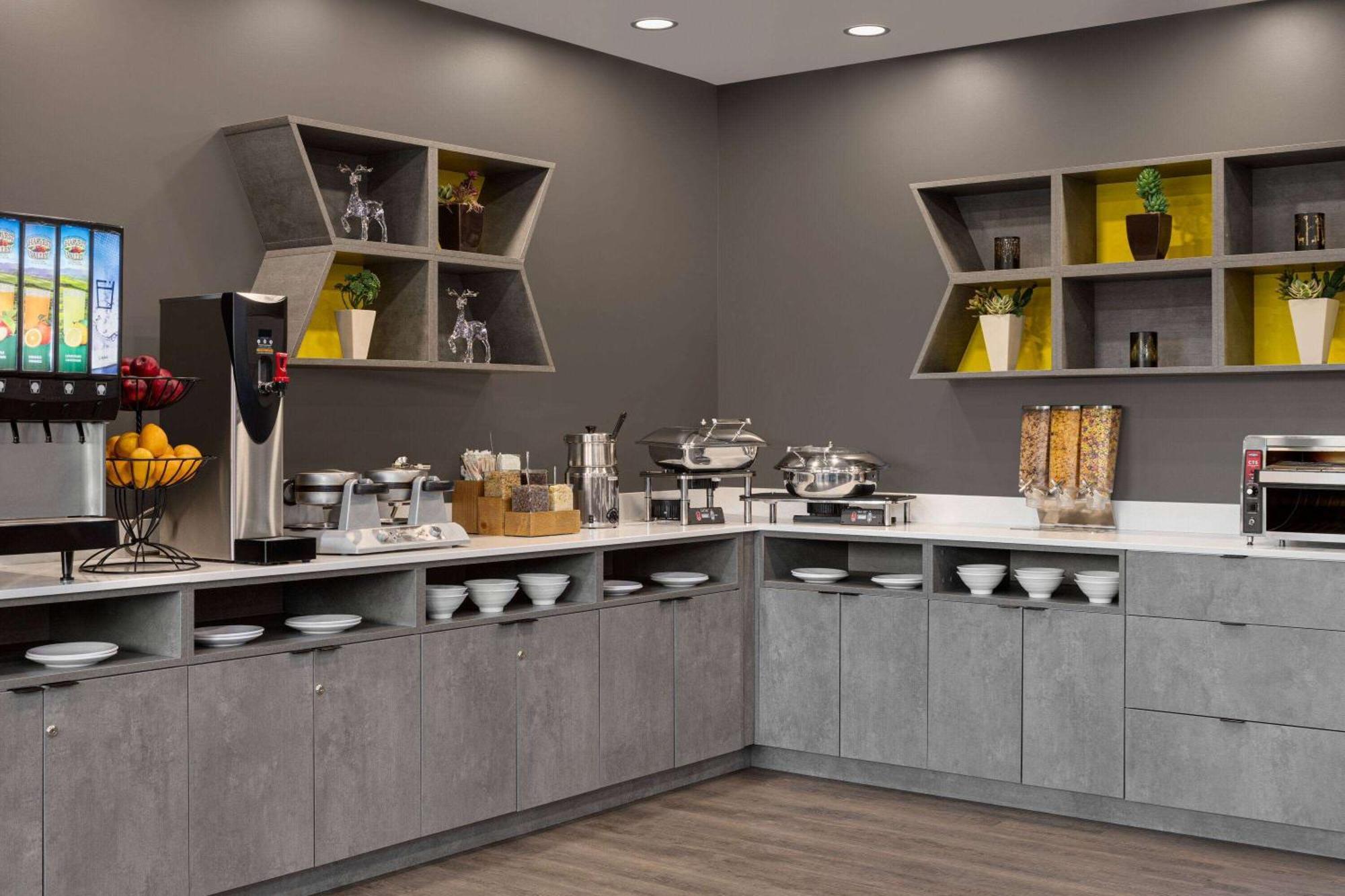 Microtel Inn & Suites By Wyndham Boisbriand Sainte-Thérèse-de-Blainville 外观 照片