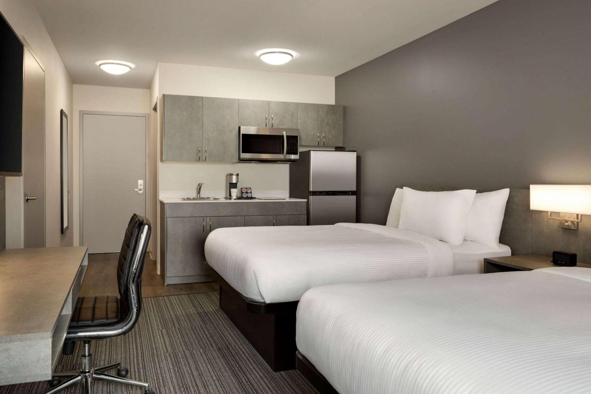 Microtel Inn & Suites By Wyndham Boisbriand Sainte-Thérèse-de-Blainville 外观 照片