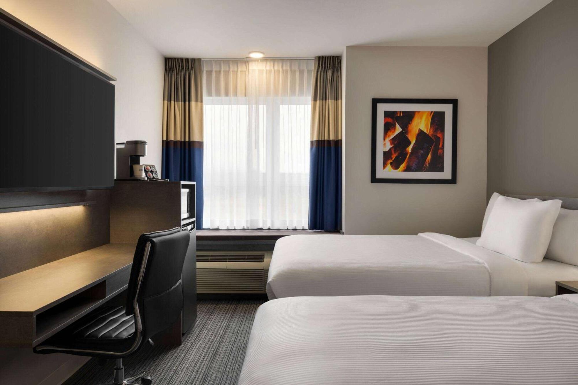 Microtel Inn & Suites By Wyndham Boisbriand Sainte-Thérèse-de-Blainville 外观 照片